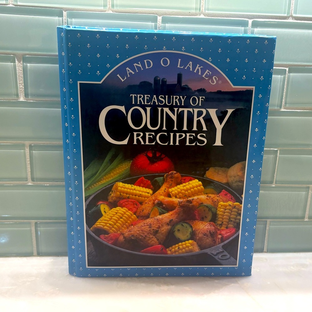 Vintage Land O Lakes Treasury of Country Recipes Cookbook